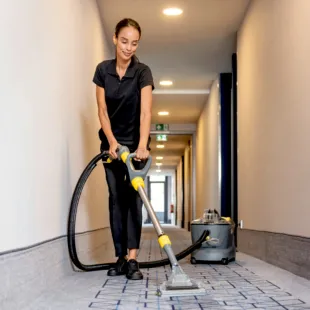 PUZZI 10/1 (1250 W, 10 L) PROFESJONALNY ODKURZACZ PIORĄCY KARCHER