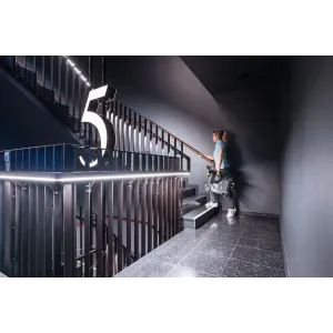 Karcher Puzzi 8/1 C – Odkurzacz Piorący do Tapicerki i Dywanów