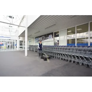 Kärcher KM 70/30 C Bp Pack Adv – Zamiatarka ręczna z napędem | Sklep online