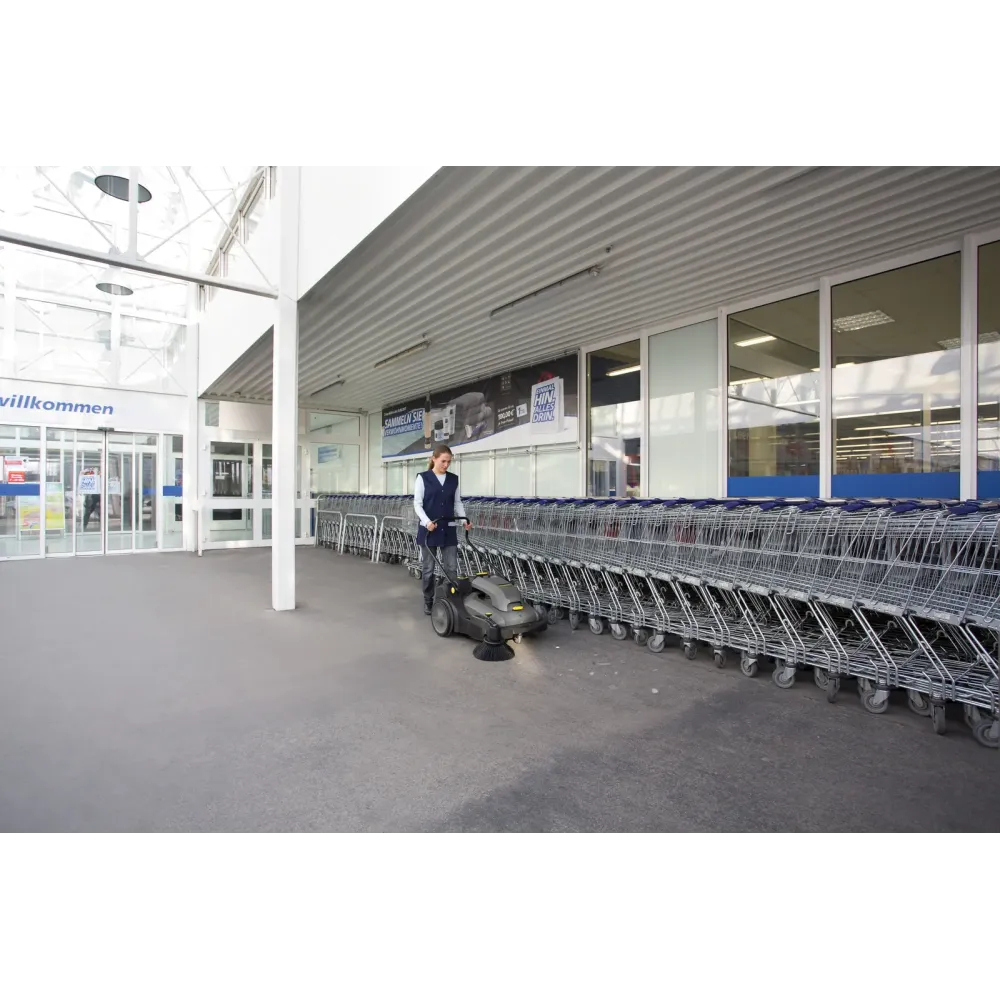 Kärcher KM 70/30 C Bp Pack Adv – Zamiatarka ręczna z napędem | Sklep online