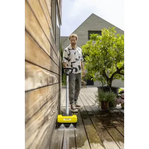 Urządzenie do czyszczenia tarasów PCL 6 KARCHER – skuteczne czyszczenie drewna, WPC i płytek