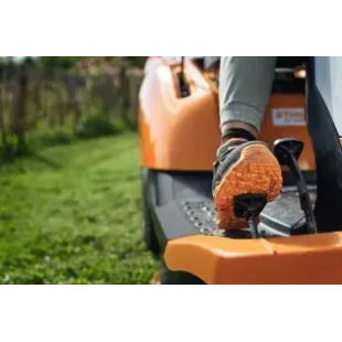 STIHL RT 6127 ZL – Traktor ogrodowy do 10 000 m², 125 cm, tempomat