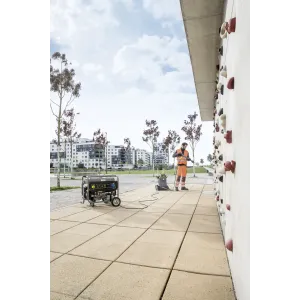 Mobilny generator prądu Kärcher PGG 6/1 o mocy 5 kW z silnikiem benzynowym EU STAGE V. Do 10 h pracy, AVR, zabezpieczenia