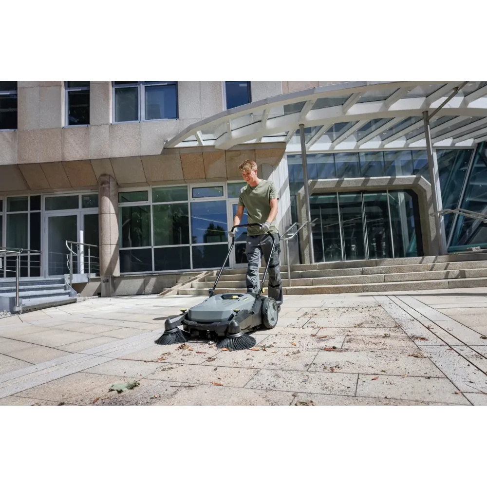 Zamiatarka Karcher KM 70/20 C 2SB – 2 szczotki, bezpyłowa