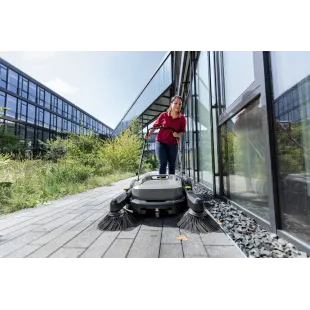 Zamiatarka Karcher KM 70/20 C 2SB – 2 szczotki, bezpyłowa