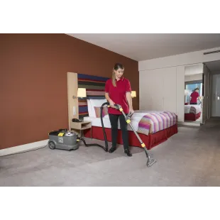 Kärcher Puzzi 10/2 Adv – odkurzacz ekstrakcyjny do dywanów