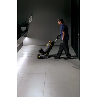 Kärcher BR 30/4 C Bp Pack – Szorowarka Akumulatorowa do Małych Powierzchni