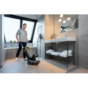 Kärcher BR 30/4 C Bp Pack – Szorowarka Akumulatorowa do Małych Powierzchni