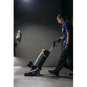 Kärcher BR 30/4 C Bp Pack – Szorowarka Akumulatorowa do Małych Powierzchni