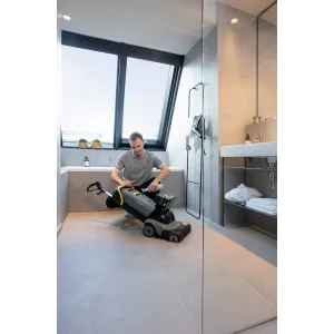 Kärcher BR 30/4 C Bp Pack – Szorowarka Akumulatorowa do Małych Powierzchni