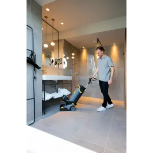 Kärcher BR 30/4 C Bp Pack – Szorowarka Akumulatorowa do Małych Powierzchni