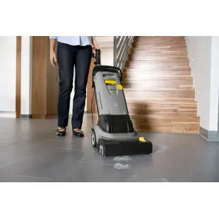 Karcher BR 30/4 C – kompaktowa szorowarka profesjonalna 300 mm | skuteczne czyszczenie podłóg