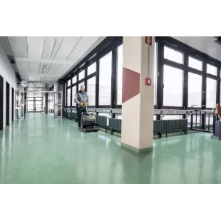 Karcher BR 45/22 C Bp Pack Li – akumulatorowa szorowarka kompaktowa 450 mm | profesjonalne czyszczenie