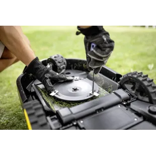 Karcher RCX 4 – Robot Koszący GPS RTK AI AWD do 1500 m²