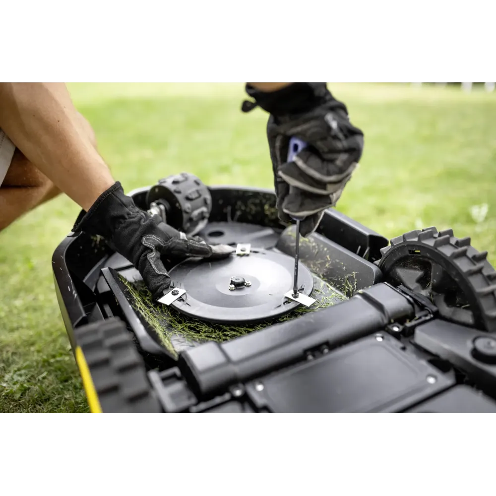 Karcher RCX 4 – Robot Koszący GPS RTK AI AWD do 1500 m²