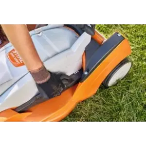 STIHL RME 235 – Elektryczna kosiarka do trawy | Cicha, lekka, niezawodna