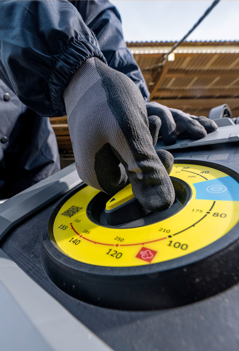 Myjka ciśnieniowa K 7 Power Flex: Plug 'n' Clean — system podawania środka czyszczącego Kärcher